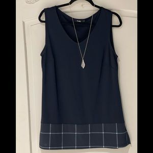 Ainsley sleeveless blouse with slits on each side